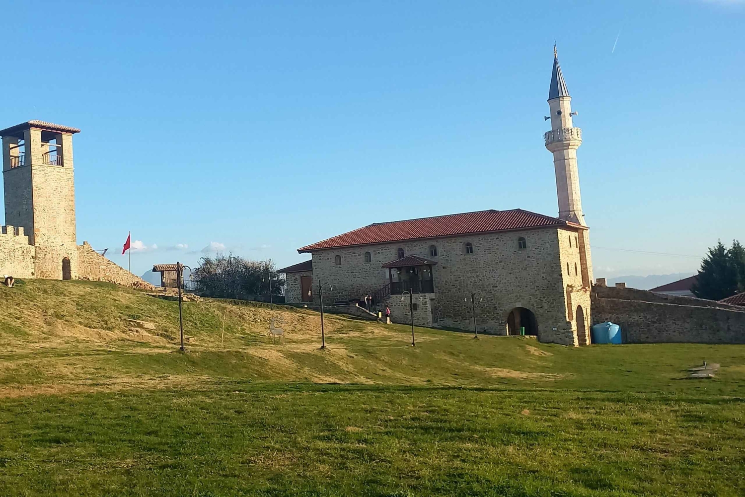 Z Tirany: wycieczka po zamkach i starożytnych twierdzach
