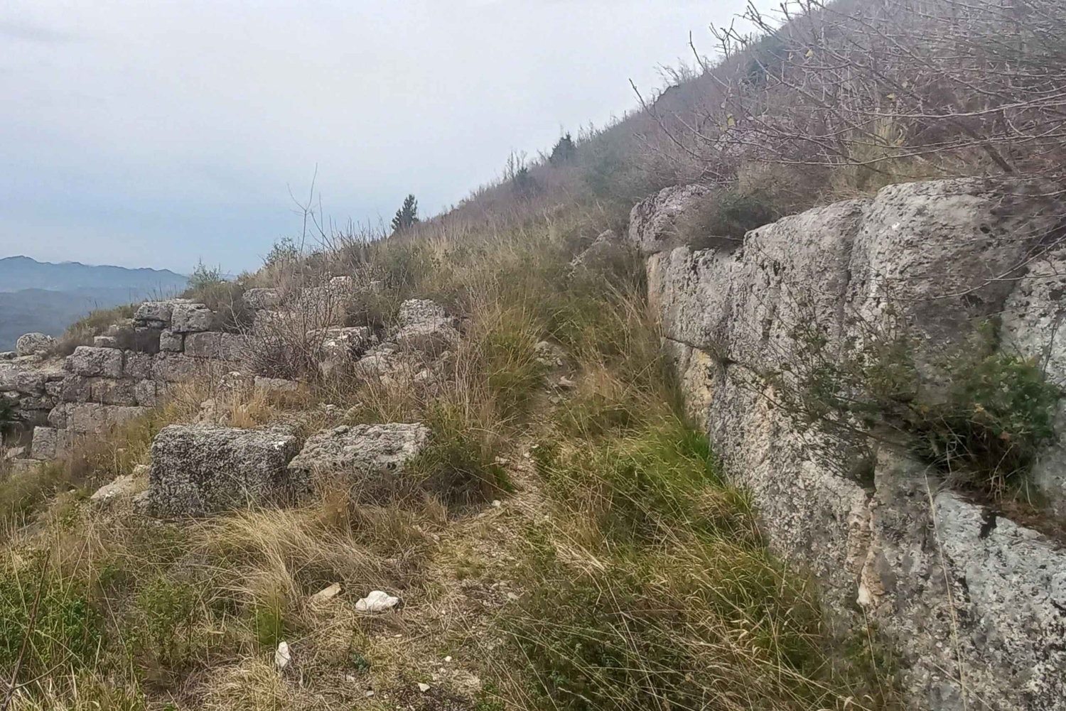 Z Tirany: wycieczka po zamkach i starożytnych twierdzach