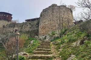 Z Tirany: wycieczka po zamkach i starożytnych twierdzach