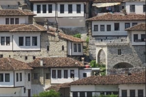 Fra Tirana: Daglig tur til Berat | UNESCO og Belsh (vingård)