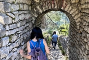 Depuis Tirana : Visite quotidienne de Berat, de l'UNESCO et de Belsh (vignoble)