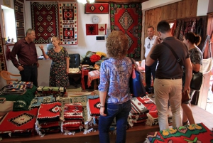 Vanuit Tirana: Krujë Dagtrip met Krujë Kasteel & Oude Bazaar
