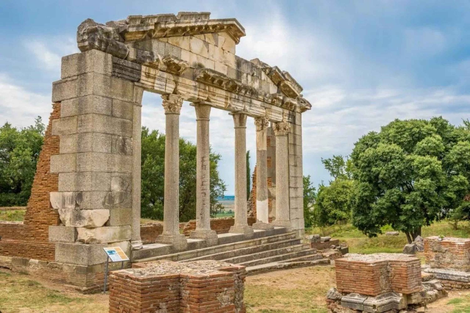 A partir de Tirana/Durrës: Excursão de um dia a Apollonia e ao Mosteiro de Zvernec