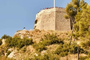 Desde Durrës/Golem: Tour en barco por Sazan, la cueva de Ali y Karaburun