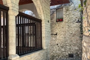 Desde Durrës/Golem: Tour en barco por Sazan, la cueva de Ali y Karaburun