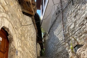 Desde Durrës/Golem: Tour en barco por Sazan, la cueva de Ali y Karaburun