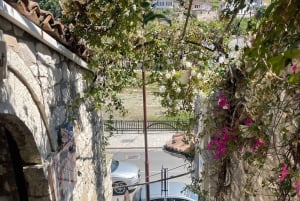 Desde Durrës/Golem: Tour en barco por Sazan, la cueva de Ali y Karaburun