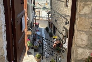 Desde Durrës/Golem: Tour en barco por Sazan, la cueva de Ali y Karaburun