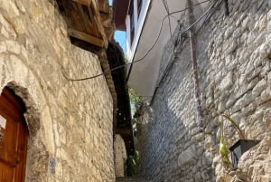 Desde Durrës/Golem: Tour en barco por Sazan, la cueva de Ali y Karaburun