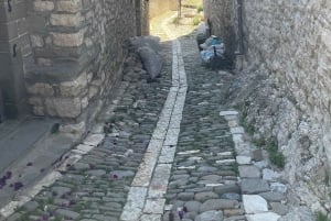 Desde Durrës/Golem: Tour en barco por Sazan, la cueva de Ali y Karaburun