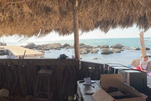 Fra Tirana: Durres by- og stranddag med parasoll inkludert.