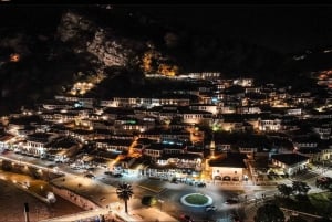 Von Tirana und Durres: Tagestour nach Berat und zum Belshi-See