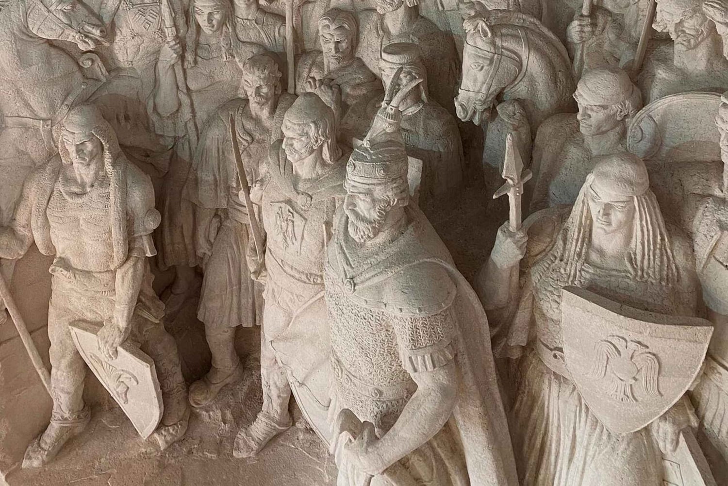 Fra Tirana/Durres/Golem: Tur til Kruja Slot og den gamle basar.