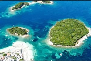 Depuis Durrës/Golem : le château de Berat et le vieux bazar