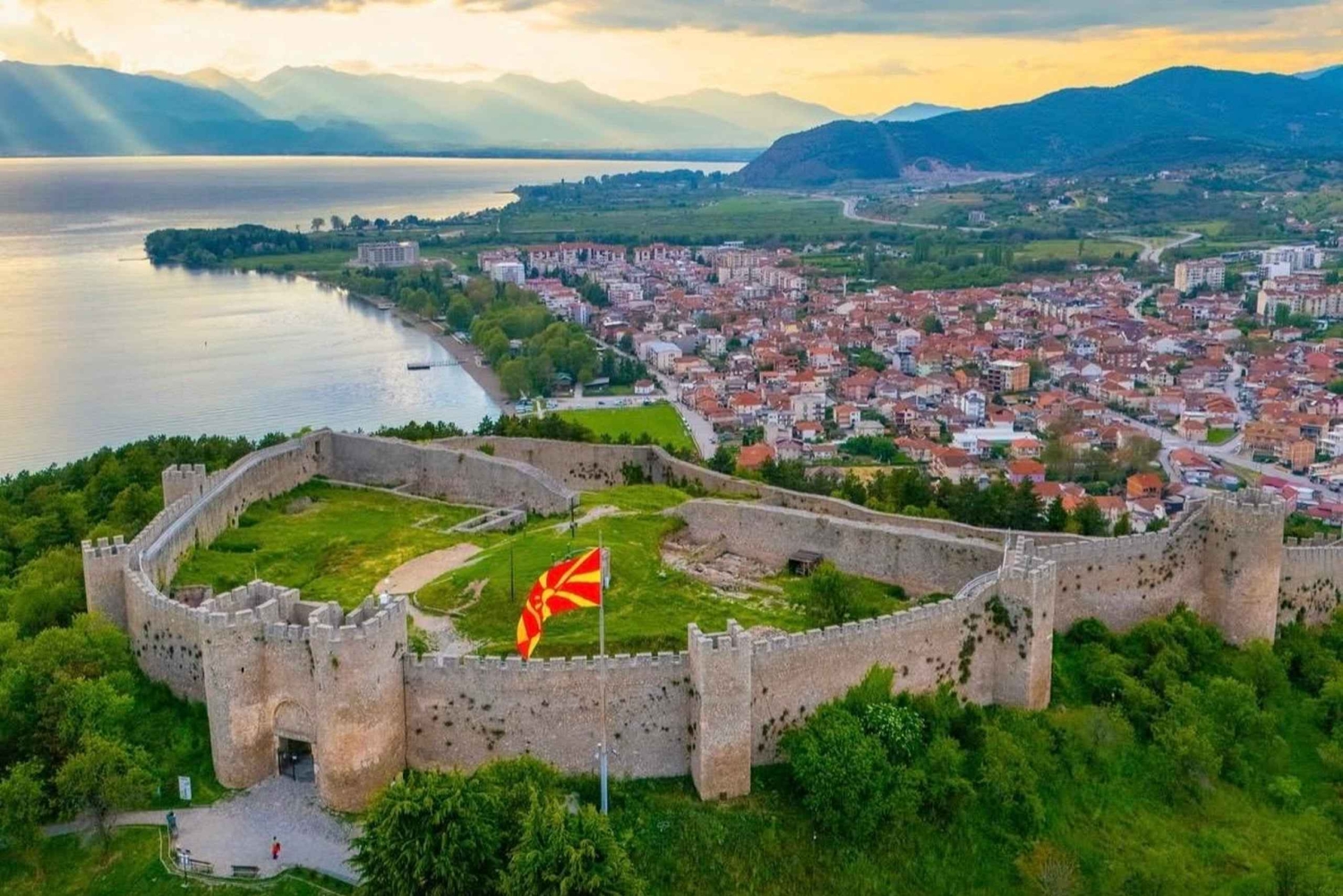 Fra Tirana/Durrës/Golem til Ohrid, Lin, besøg i Saint Naum
