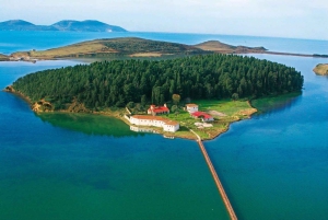 Från Tirana/Durrës/Golem: Dagsutflykt till Vlorë och Zvernec-ön