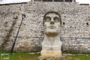 Von Tirana & Durres: Gruppenreise nach Apollonia Berat & Durres