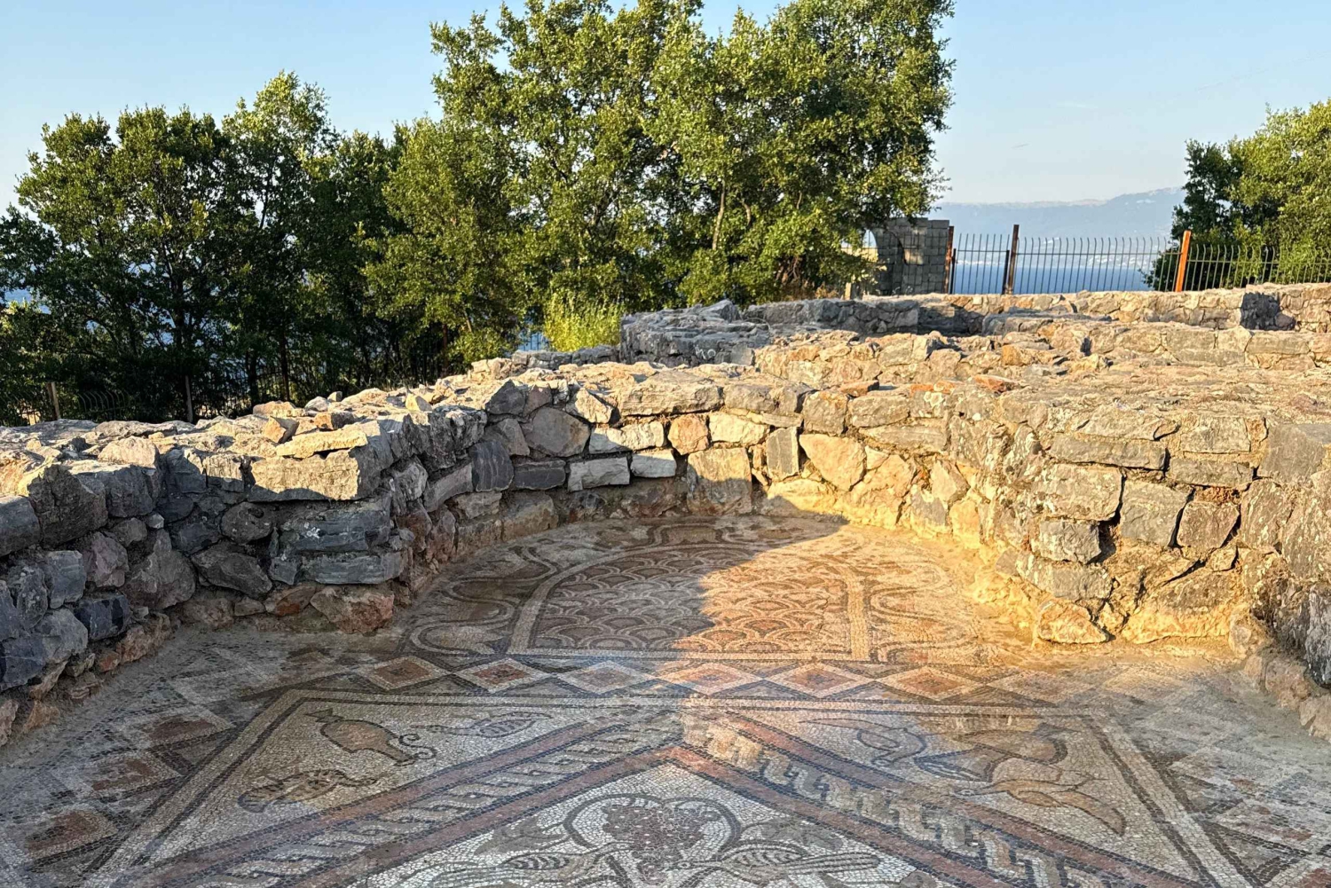 Vanuit Tirana/Durres: Korca, Voskopoja, Pogradec,Lin Dagtocht