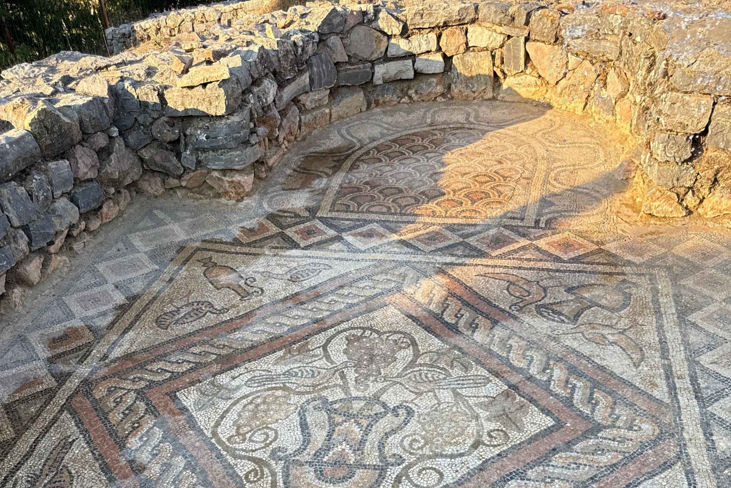 Vanuit Tirana/Durres: Korca, Voskopoja, Pogradec,Lin Dagtocht