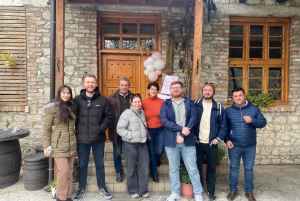 ティラナ/ドゥラスから：ソビエト連邦のワイナリー・リブラズドでのワイン試飲