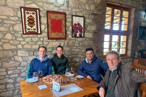 ティラナ/ドゥラスから：ソビエト連邦のワイナリー・リブラズドでのワイン試飲