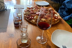 ティラナ/ドゥラスから：ソビエト連邦のワイナリー・リブラズドでのワイン試飲