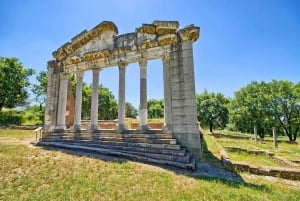 De Tirana e Durres: excursão particular de um dia a Apollonia, Berat