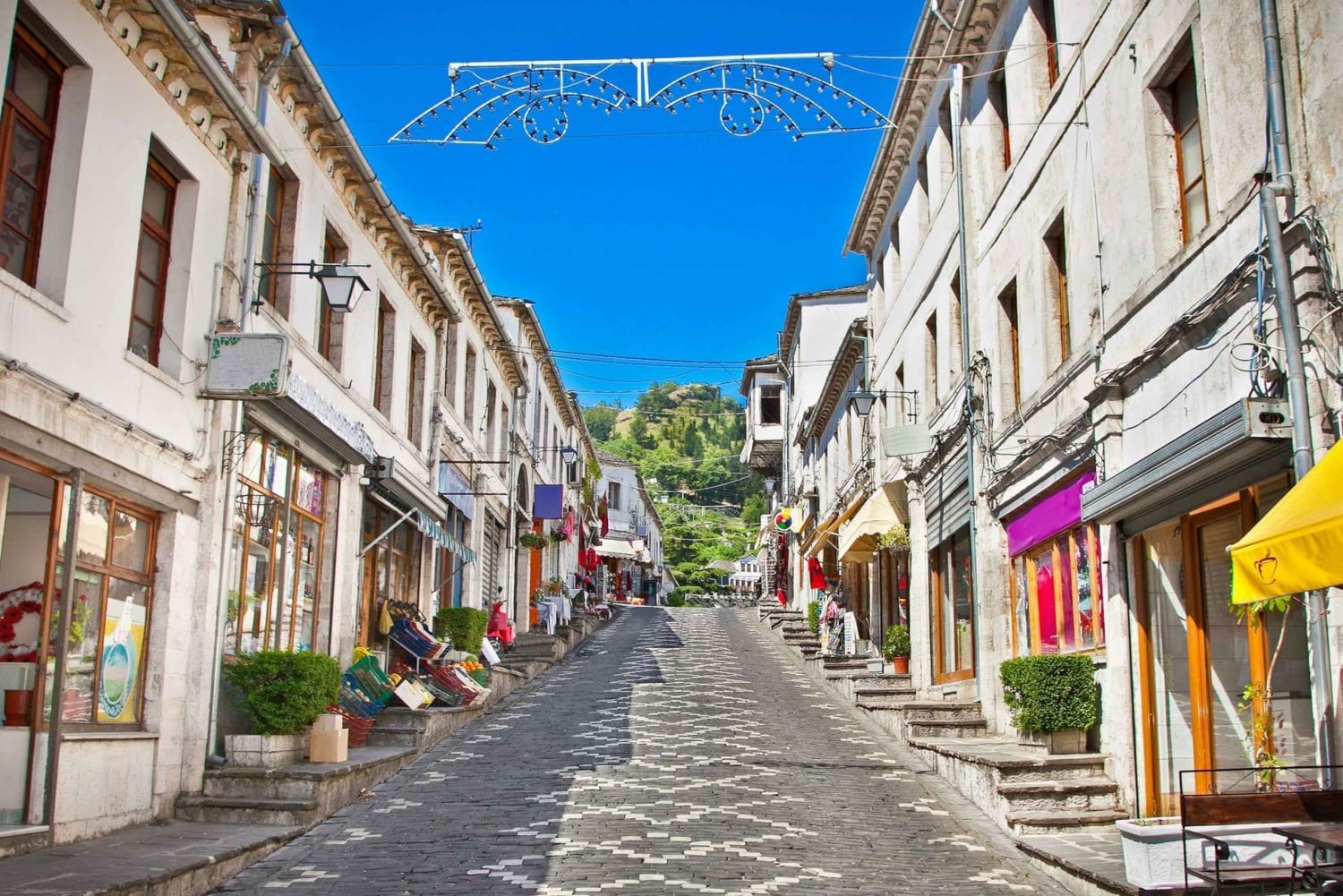 Au départ de Tirana et Durres : Visite privée de Gjirokaster et Blue Eye