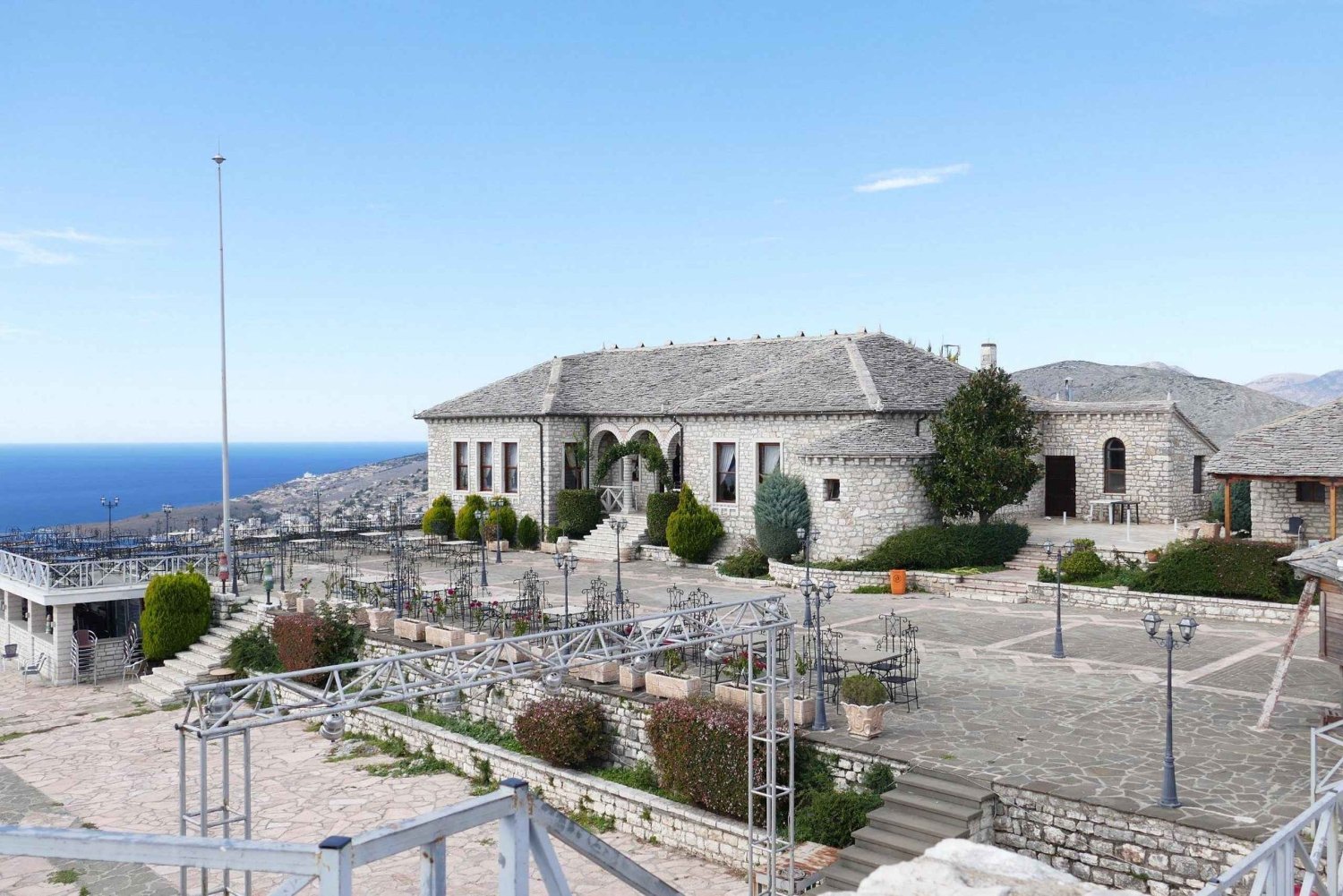 Von Tirana, Durrës: Saranda, Blaues Auge, Ksamil, Lekursi-Burg