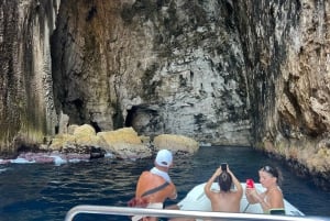 Z Tirany/Durres: Półwysep Sazan i Karaburun łodzią motorową