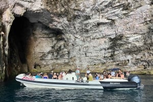 Z Tirany/Durres: Półwysep Sazan i Karaburun łodzią motorową