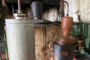 Vanuit Tirana/Durres: WIJNPROEVERIJ IN DE USSR-WIJNGAARD LIBRAZHD