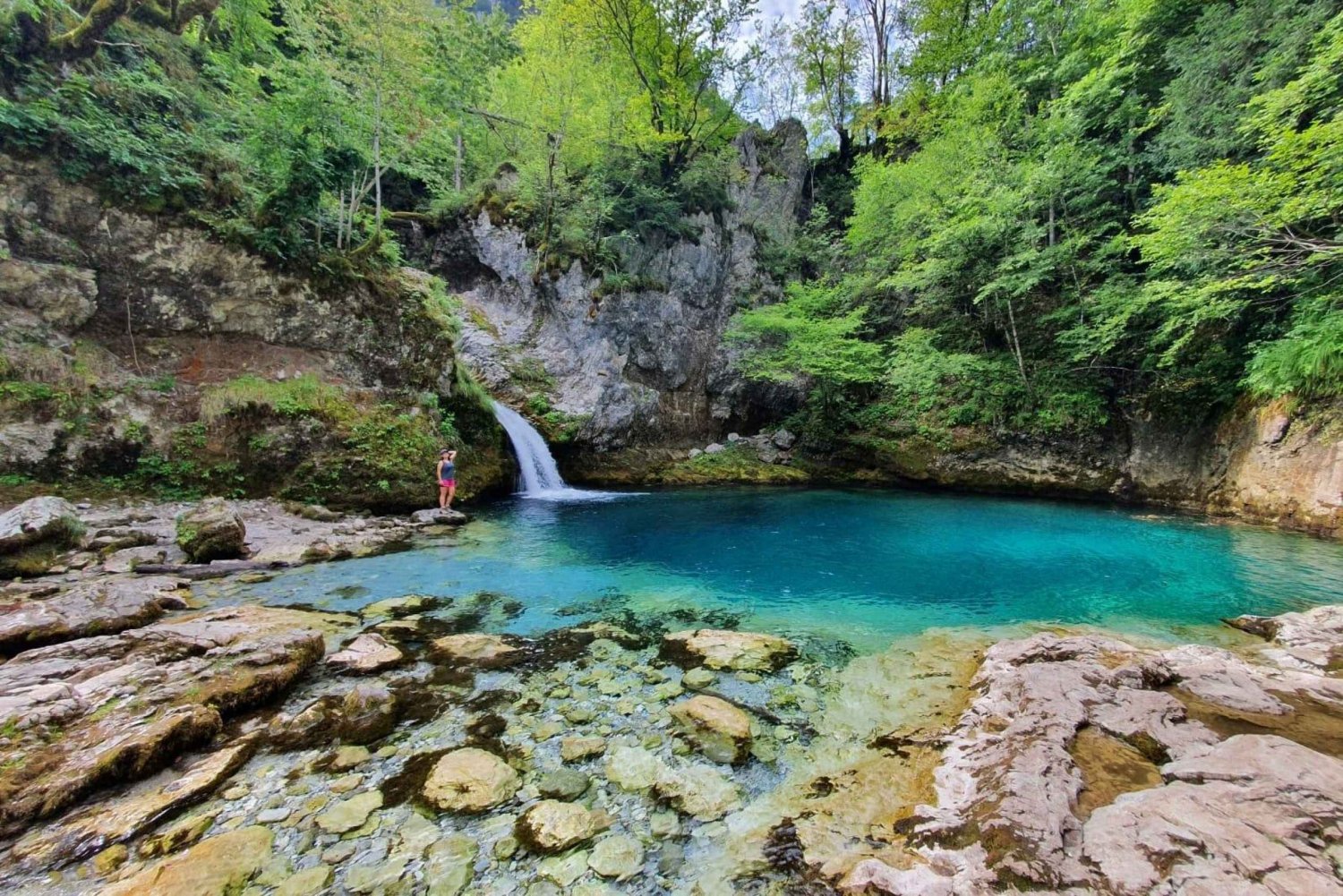 De Tirana: Explorando Theth, Cachoeira e Olho Azul