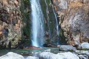 Von Tirana aus: Erkundung von Theth, Wasserfall und Blauem Auge