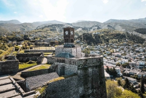 Från Tirana: Dagsutflykt till UNESCO-listade Gjirokastra