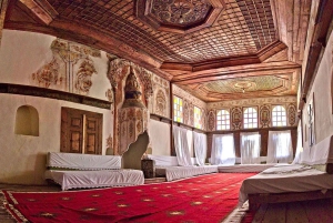 Från Tirana: Dagsutflykt till UNESCO-listade Gjirokastra