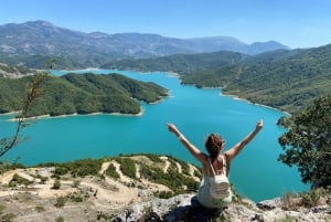 Desde Tirana: Excursión a pie por la montaña Gamti y el lago Bovilla
