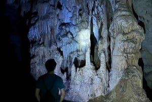 Из Тираны: поход к пещере Пеллумбас и замку Петрела.