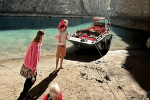 Tiranasta: Komani-järvi ja Shala-joki, pikavene sisältyy