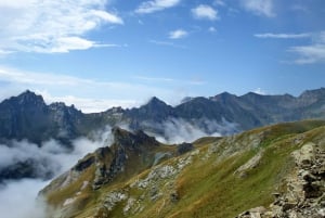 Van Tirana: Korab Mountain Hike en Radomira 2-daagse tour