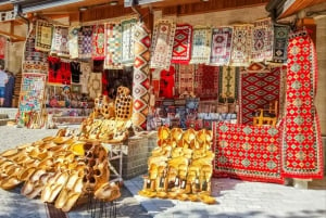 Vanuit Tirana: Kruja Kasteel, Oude Bazaar & Sari Salltik Tour