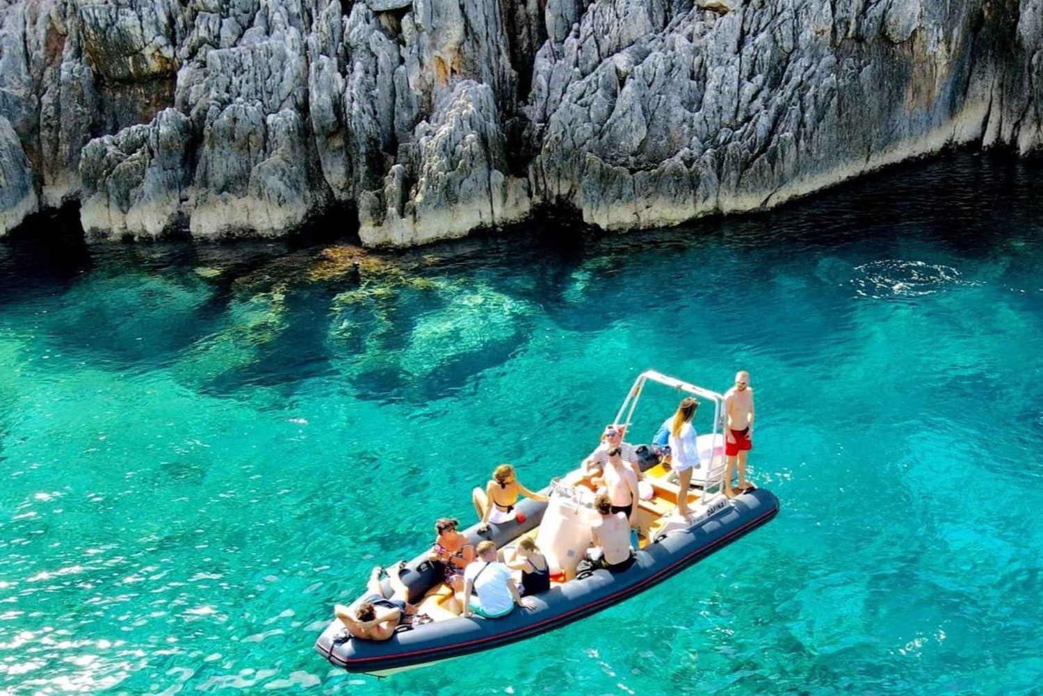 Da Tirana: Tour di Ksamil, Blue Eye e Saranda con giro in barca