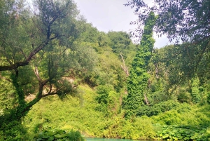 ティラナ発：クサミル諸島、サランダ、ブルーアイ日帰りツアー