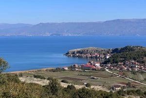 De Tirana: Lago Ohrid, Drilon, Lin, Pogradec com almoço