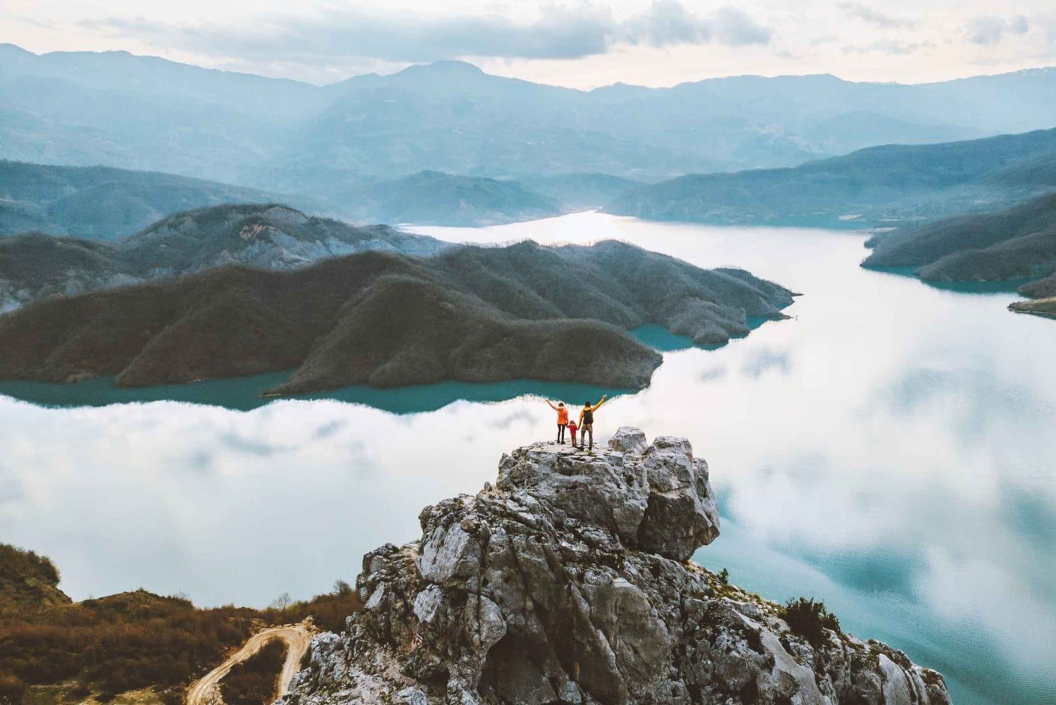 Из Тираны или Дурреса: озеро Бовилла, Круя и Сари Саллтик