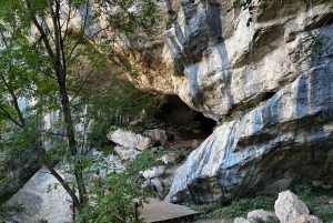 Fra Tirana - utforsking av Pellumbas-grotten og Erzeni-kløften