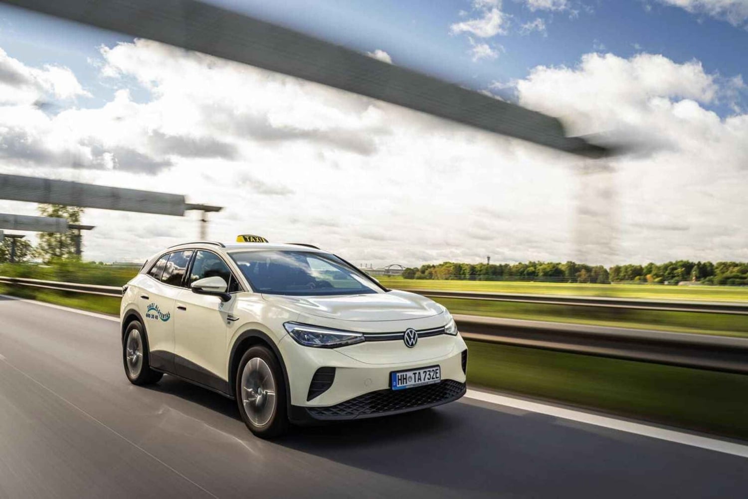 Fra Tirana: Privat lufthavnstransport ↔ Til hotel