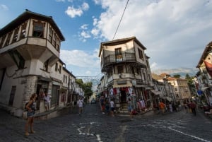 Ab Tirana: Private Tagestour durch Gjirokastër