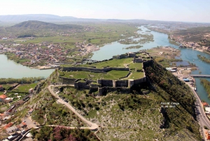 Från Tirana: Privat dagstur till Shkoder och Skadarsjön