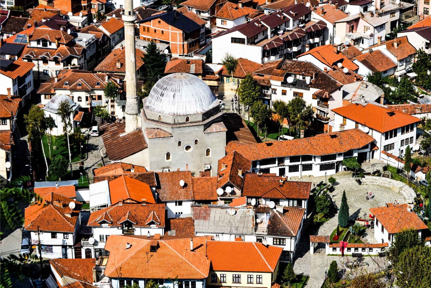 Da Tirana: gita di un giorno a Prizren con tour guidato della città